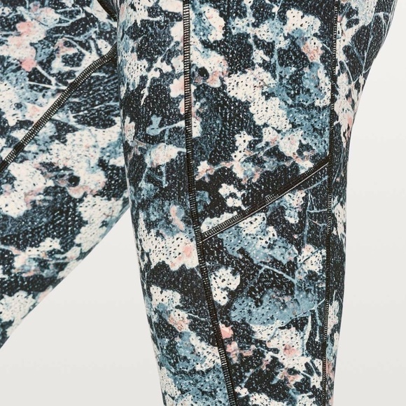 Lululemon Speed Up Crop 21" Leggings Tights in Spring Bloom Multi - Size 6 - Picture 4 of 16